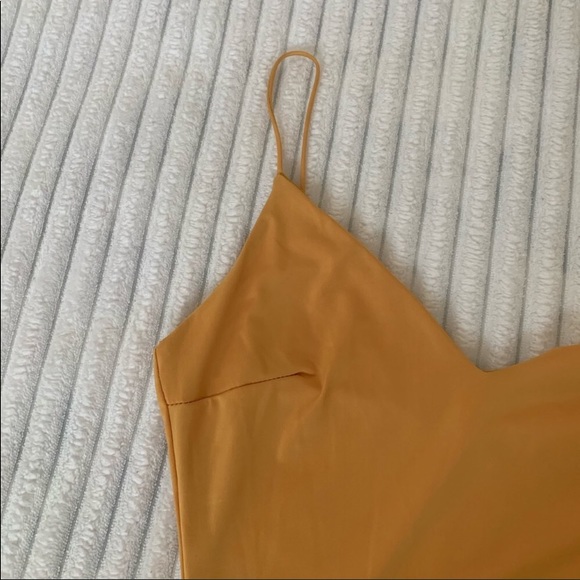 Sexy yellow bodycon dress 🤗 - Picture 2 of 5